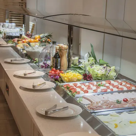 Grand Palladium Hotel 4*